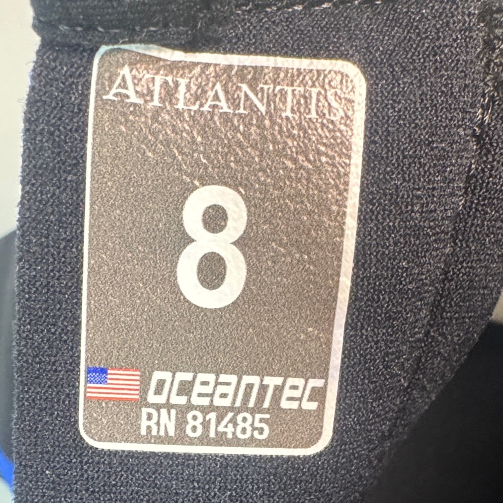 Kids Wetsuit/ Swimsuit - Black and Blue Bahamas Atlantis Dolphin Cay - Size 8 - Picture 6 of 8